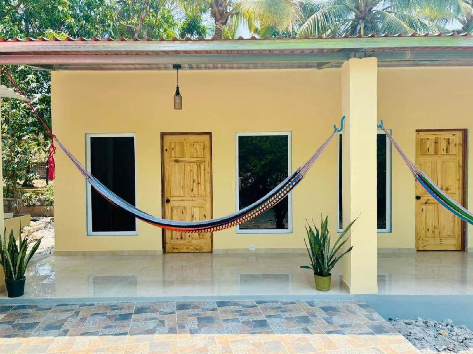 Hostal Camila'S Tamanique Екстер'єр фото