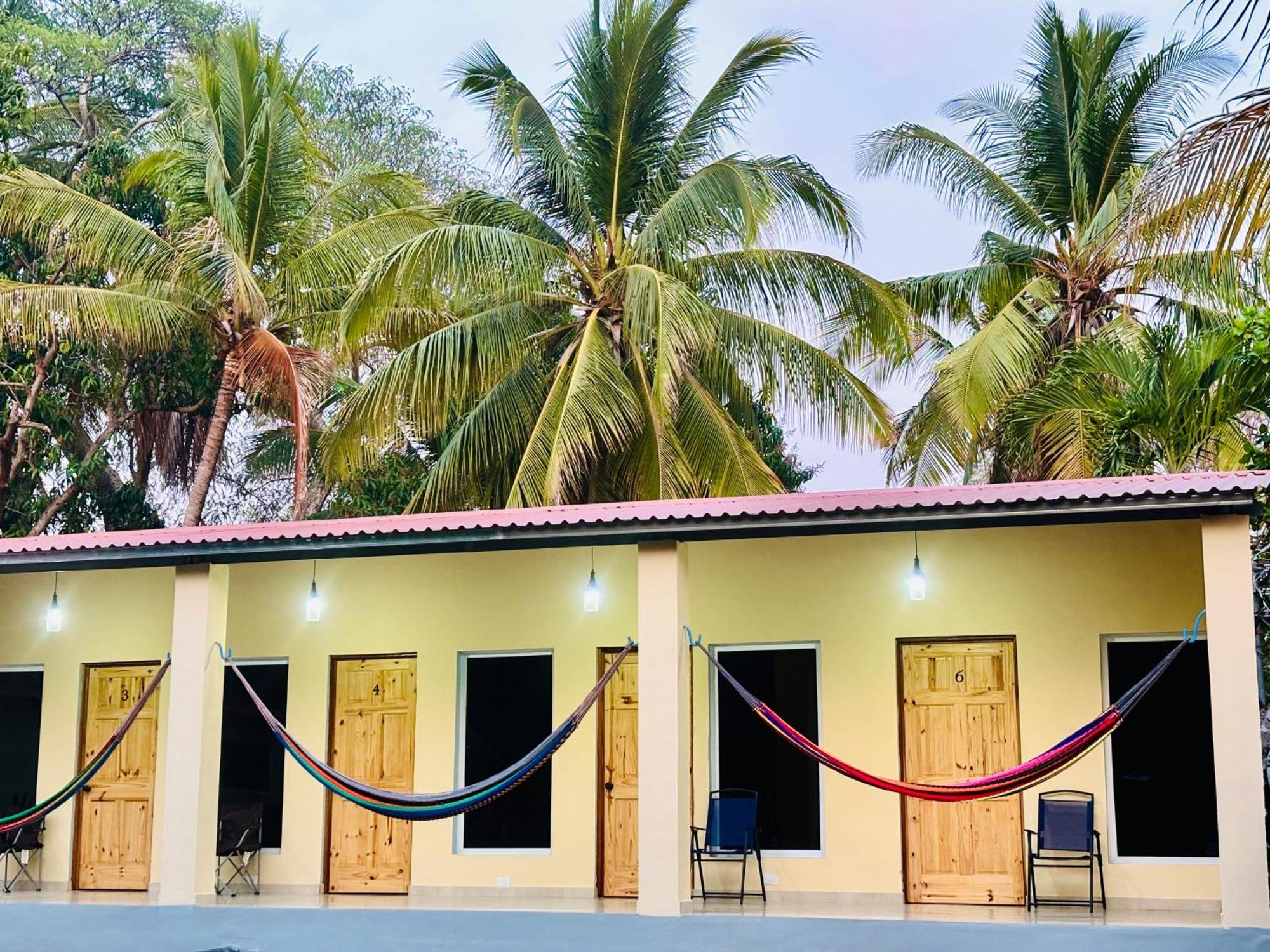 Hostal Camila'S Tamanique Екстер'єр фото