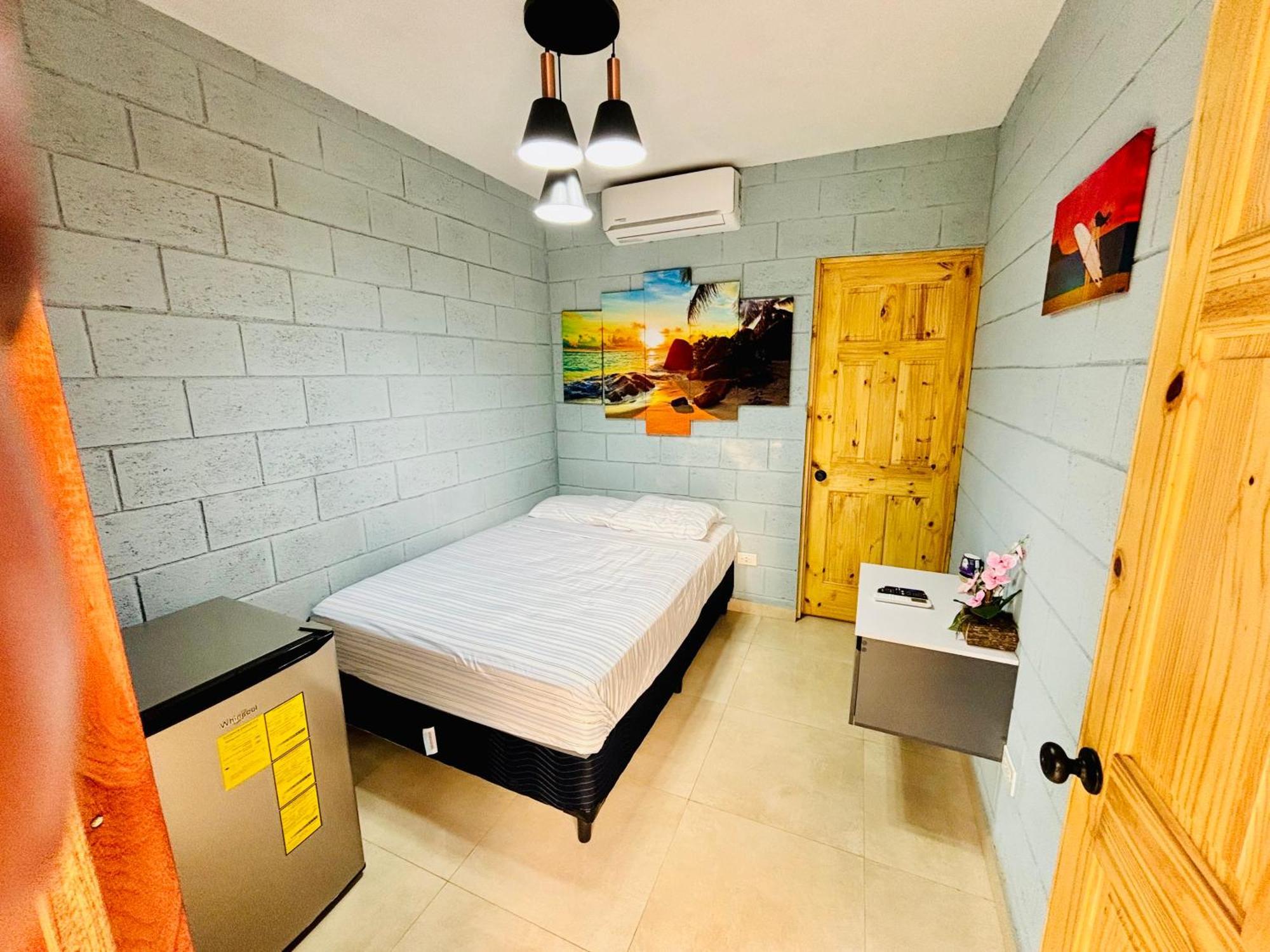 Hostal Camila'S Tamanique Екстер'єр фото