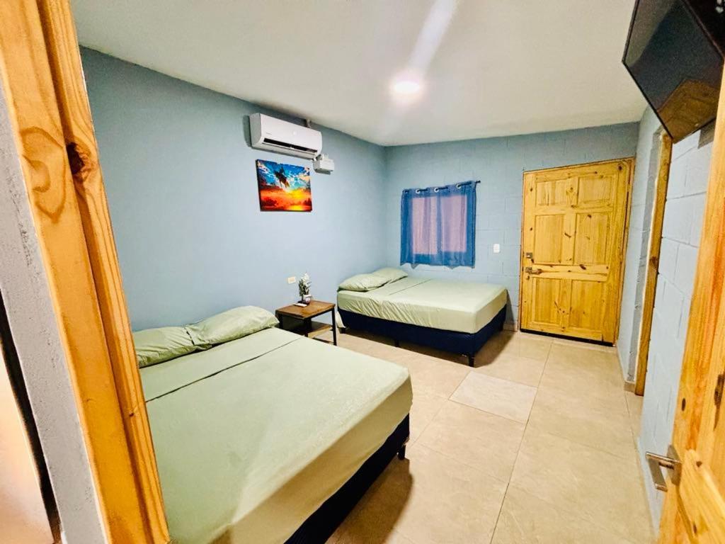 Hostal Camila'S Tamanique Екстер'єр фото